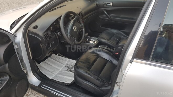Volkswagen Passat 2002, 174,000 km - 1.8 л - Bakı