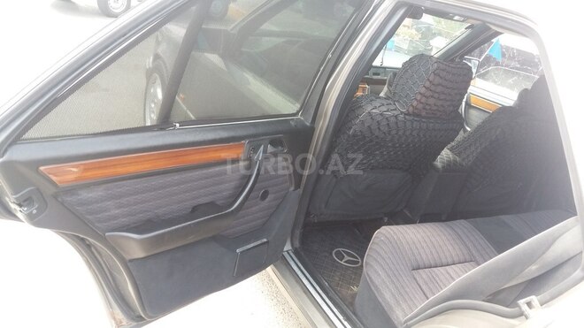 Mercedes E 220 1993, 259,845 km - 2.2 l - Sumqayıt