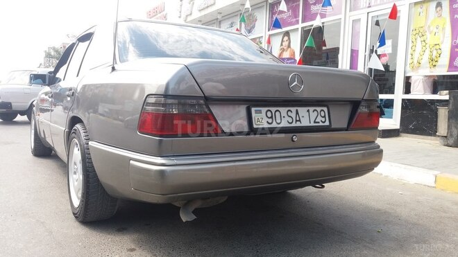 Mercedes E 220 1993, 259,845 km - 2.2 l - Sumqayıt
