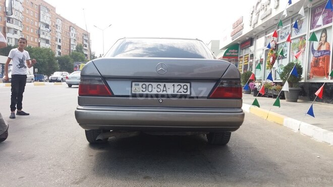 Mercedes E 220 1993, 259,845 km - 2.2 l - Sumqayıt