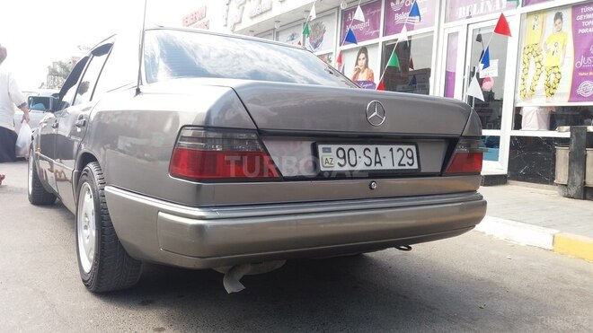 Mercedes E 220 1993, 259,845 km - 2.2 l - Sumqayıt