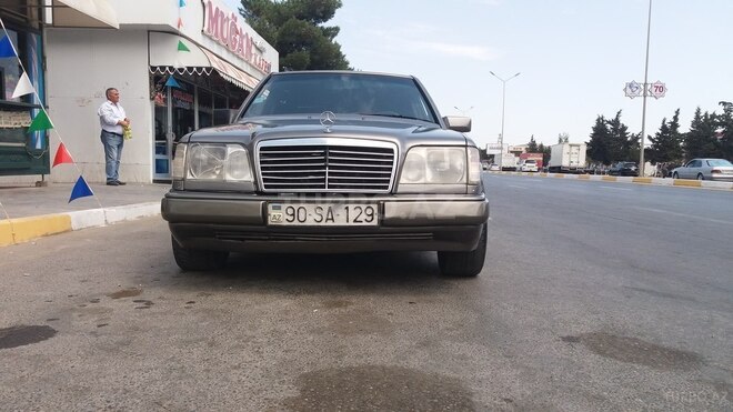 Mercedes E 220 1993, 259,845 km - 2.2 l - Sumqayıt