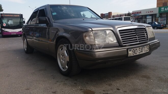 Mercedes E 220 1993, 259,845 km - 2.2 l - Sumqayıt