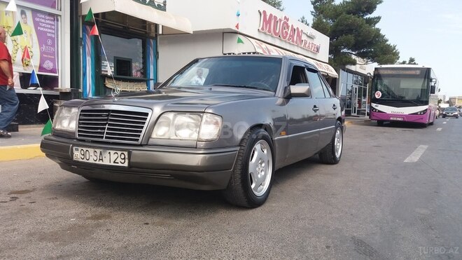 Mercedes E 220 1993, 259,845 km - 2.2 l - Sumqayıt