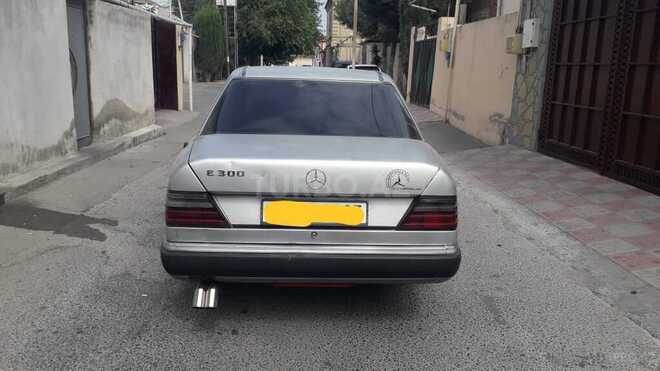 Mercedes E 300 1993, 256,000 km - 3.0 l - Bakı