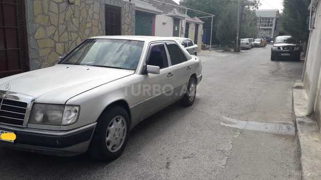 Mercedes E 300 1993, 256,000 km - 3.0 l - Bakı