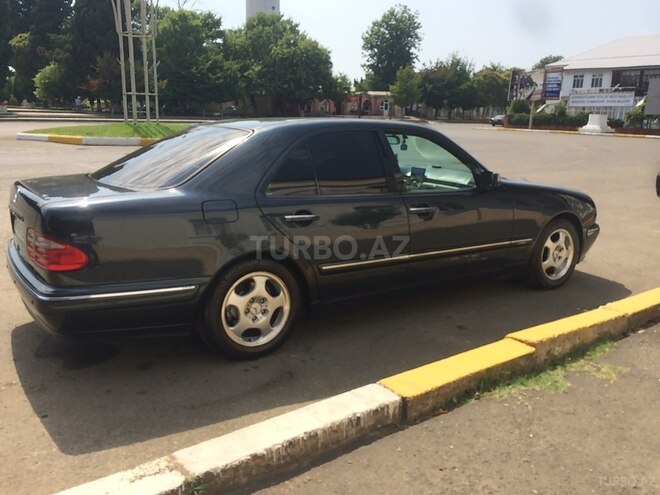 Mercedes E 220 2000, 270,000 km - 2.2 l - Bakı