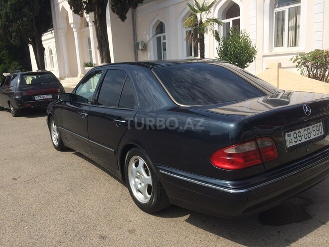 Mercedes E 220 2000, 270,000 km - 2.2 l - Bakı