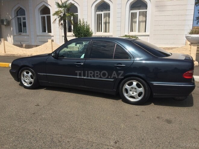 Mercedes E 220 2000, 270,000 km - 2.2 l - Bakı