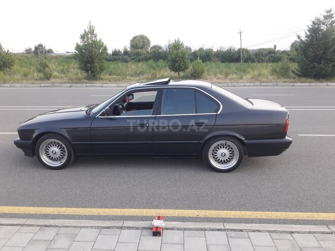 BMW 520 1990, 235,485 km - 2.0 l - Ağdaş