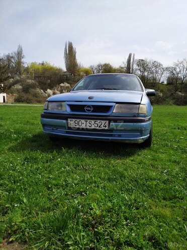 Opel Vectra 1992, 201,000 km - 1.6 л - Quba