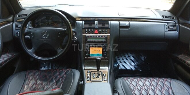 Mercedes E 270 2001, 359,300 km - 2.7 л - Bakı