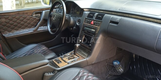 Mercedes E 270 2001, 359,300 km - 2.7 л - Bakı