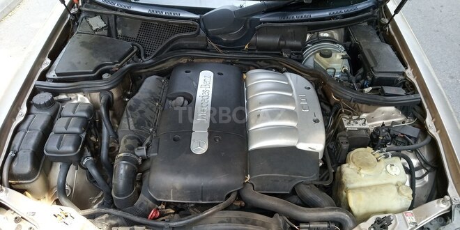 Mercedes E 270 2001, 359,300 km - 2.7 л - Bakı