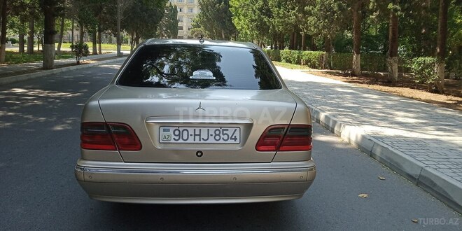 Mercedes E 270 2001, 359,300 km - 2.7 л - Bakı