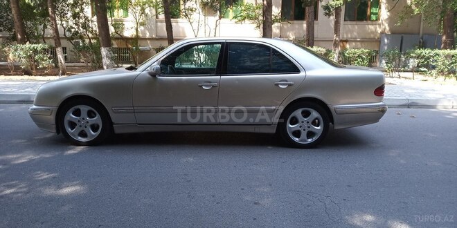 Mercedes E 270 2001, 359,300 km - 2.7 л - Bakı