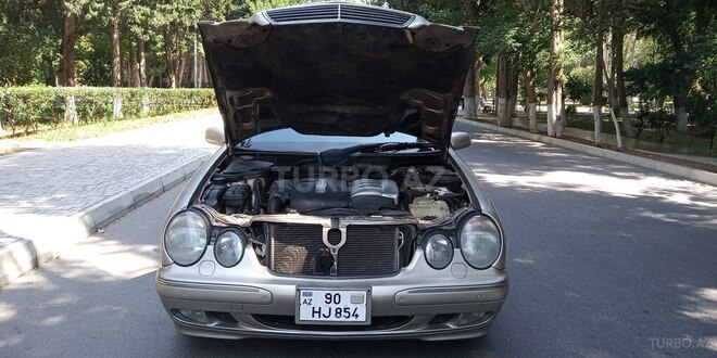 Mercedes E 270 2001, 359,300 km - 2.7 л - Bakı