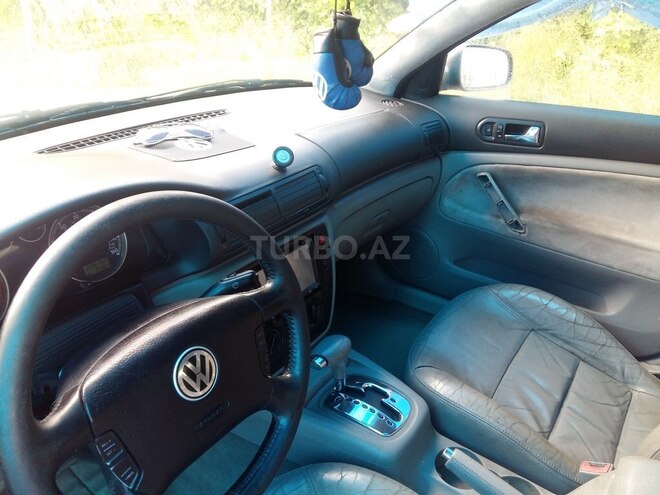 Volkswagen Passat 2001, 265,000 km - 1.8 l - Qax