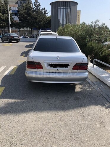 Mercedes E 270 2000, 359,000 km - 2.7 l - Bakı