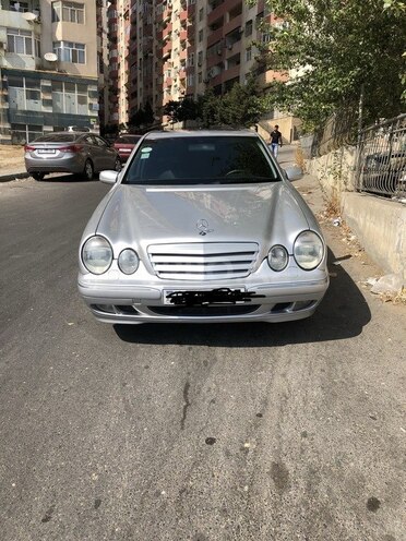Mercedes E 270 2000, 359,000 km - 2.7 l - Bakı