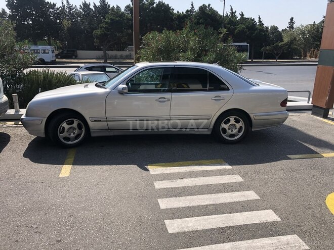 Mercedes E 270 2000, 359,000 km - 2.7 l - Bakı