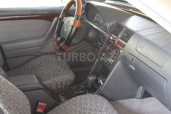 Mercedes C 180 1995, 340,000 km - 1.8 l - Saatlı