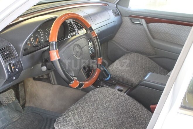 Mercedes C 180 1995, 340,000 km - 1.8 l - Saatlı
