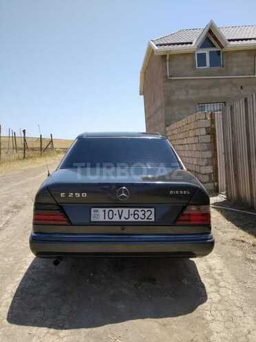 Mercedes E 200 1993, 544,160 km - 2.0 l - Qobustan