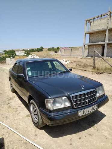 Mercedes E 200 1993, 544,160 km - 2.0 l - Qobustan