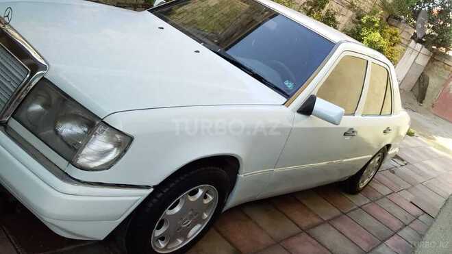 Mercedes E 200 1993, 4,587,612 km - 2.0 л - Bakı