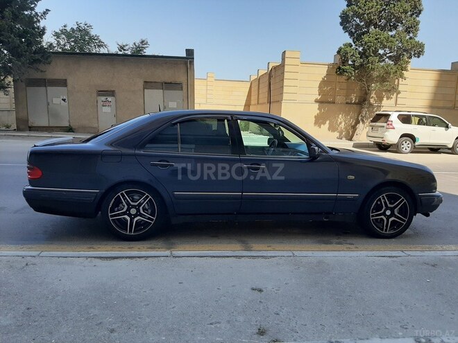 Mercedes E 200 1997, 320,000 km - 2.0 l - Bakı