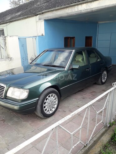 Mercedes E 220 1993, 370,000 km - 2.2 л - Bakı