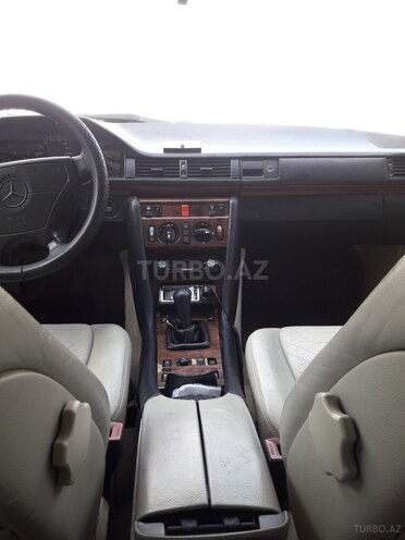 Mercedes E 220 1993, 370,000 km - 2.2 л - Bakı