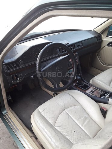Mercedes E 220 1993, 370,000 km - 2.2 л - Bakı