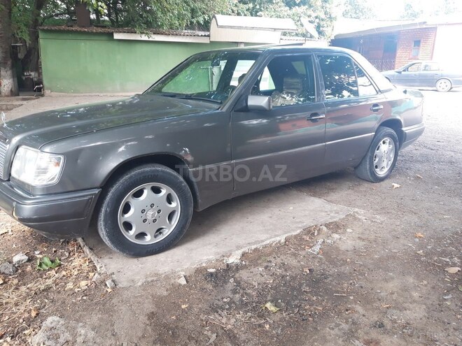 Mercedes  1993, 458,000 km - 2.0 л - Tovuz