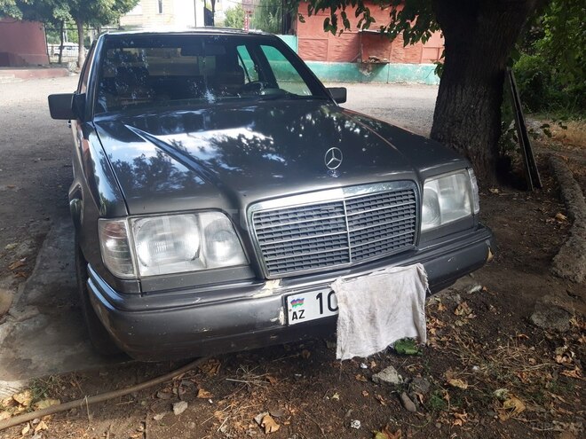 Mercedes  1993, 458,000 km - 2.0 л - Tovuz