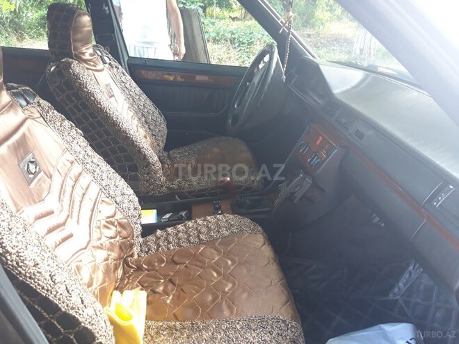 Mercedes  1993, 458,000 km - 2.0 л - Tovuz