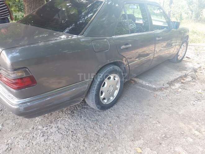 Mercedes  1993, 458,000 km - 2.0 л - Tovuz