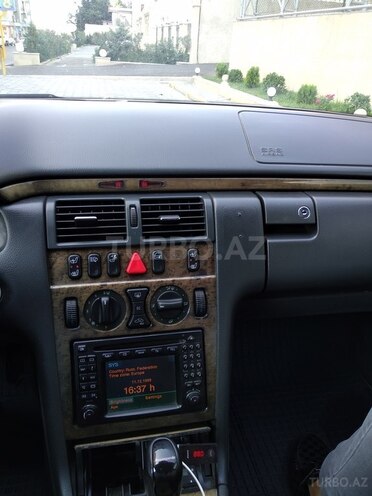 Mercedes E 270 2001, 322,000 km - 2.7 l - Bakı