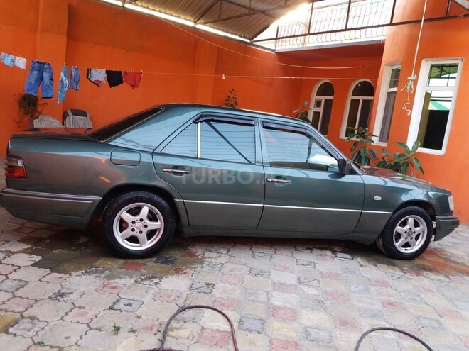 Mercedes E 220 1993, 400,000 km - 2.2 л - Bakı