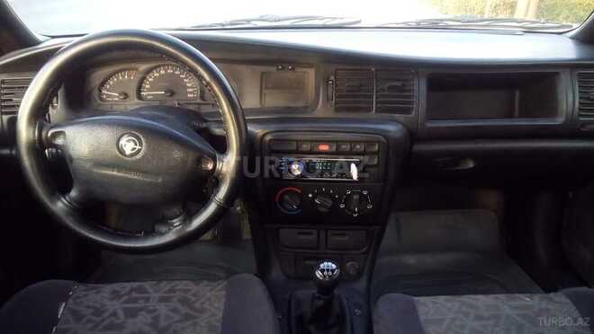 Opel Vectra 1998, 300,000 km - 1.8 l - Bakı