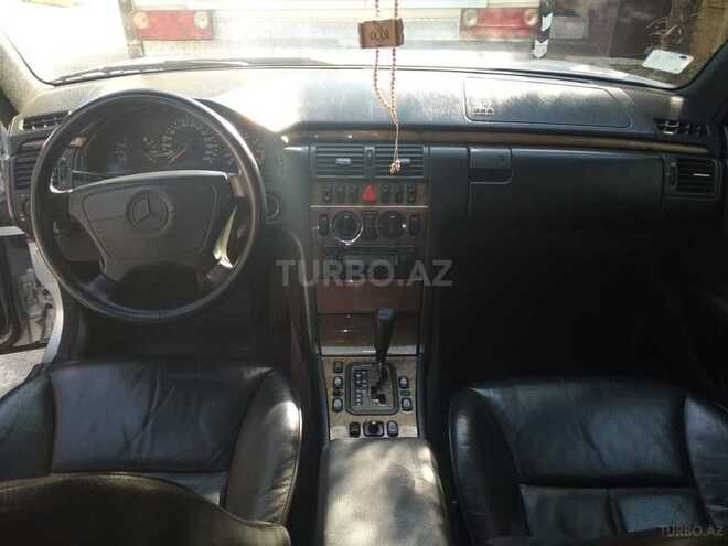 Mercedes E 280 1997, 388,090 km - 2.8 l - Bakı