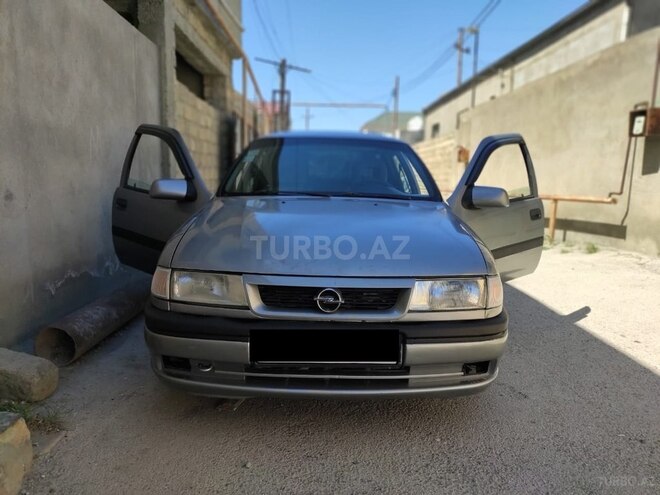 Opel Vectra 1995, 324,000 km - 2.0 l - Bakı