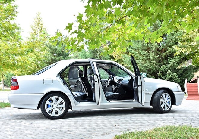 Mercedes C 230 2000, 215,000 km - 2.3 l - İmişli