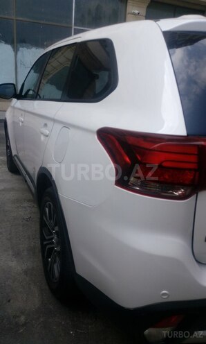 Mitsubishi Outlander 2016, 52,000 km - 2.4 л - Bakı