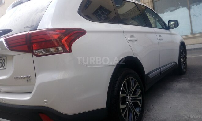 Mitsubishi Outlander 2016, 52,000 km - 2.4 л - Bakı