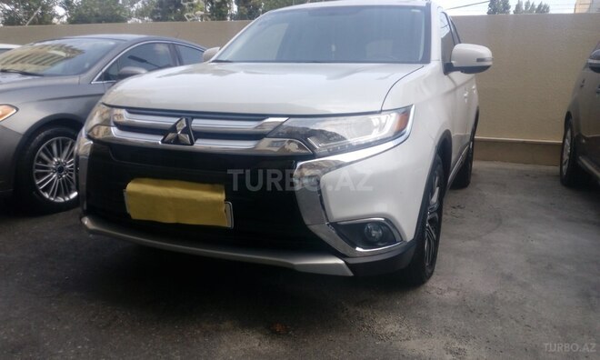 Mitsubishi Outlander 2016, 52,000 km - 2.4 л - Bakı