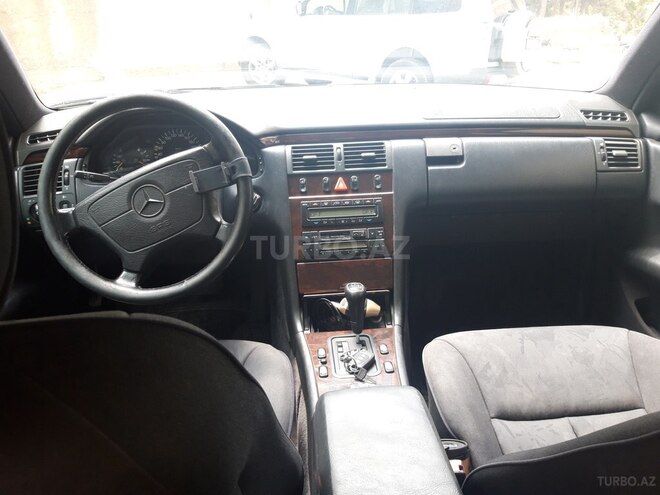 Mercedes E 280 1997, 265,000 km - 2.8 л - Bakı