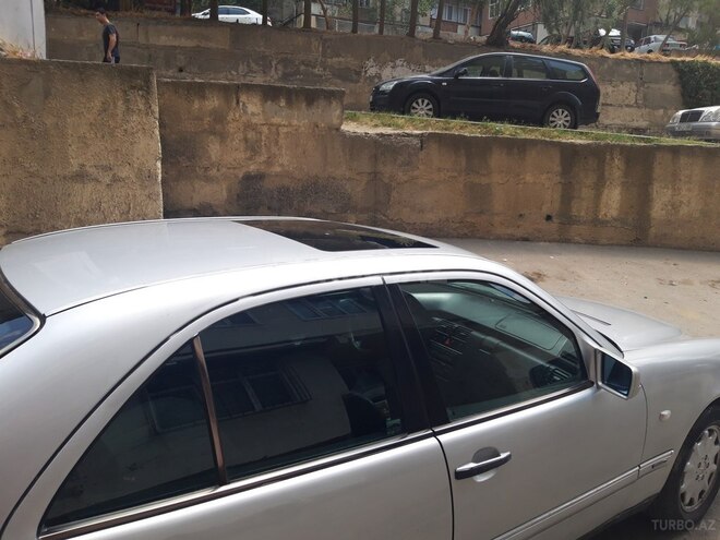 Mercedes E 280 1997, 265,000 km - 2.8 л - Bakı