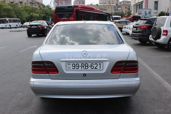 Mercedes E 320 2000, 340,000 km - 3.2 l - Bakı